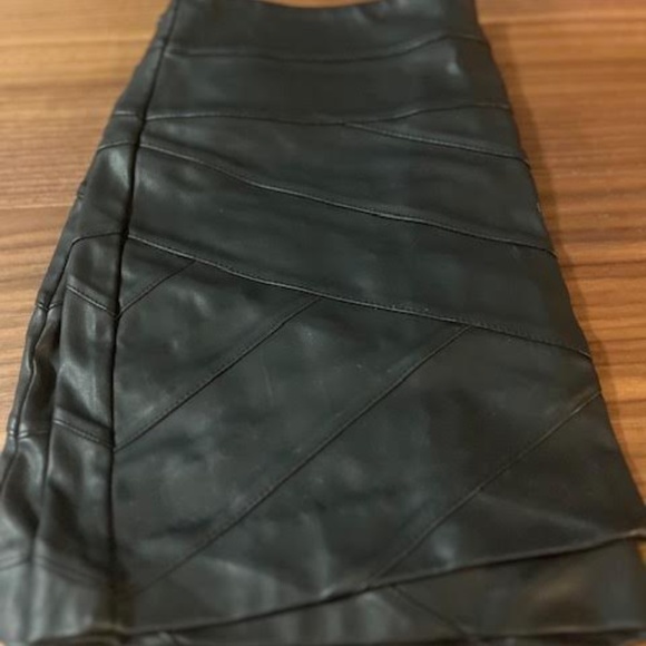NWT Express Faux Leather Black Bandage Mini Skirt - Picture 4 of 5